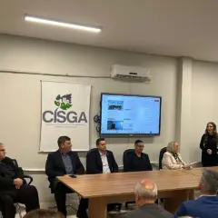 Encontro que firmou o contrato do Estado com os consórcios intermunicipais ocorreu em Garibaldi, na Serra (Foto: Cisvale/Divulgação)