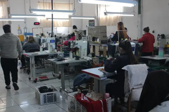 Ateliês seguem trabalhando normalmente, mas preocupados com o futuro