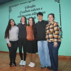 Estudantes se preparam para bem representar a escola fora dos limites do município