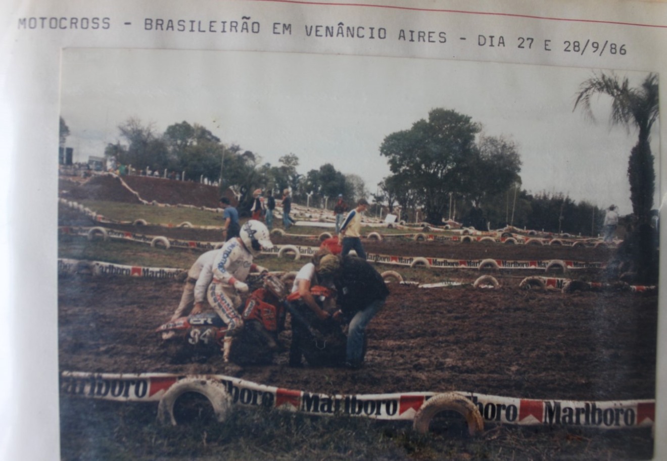 Motocross na 1ª Fenachim (Foto: Arquivo/Museu de Venâncio Aires) Motocross na 1ª Fenachim (Foto: Arquivo/Museu de Venâncio Aires)